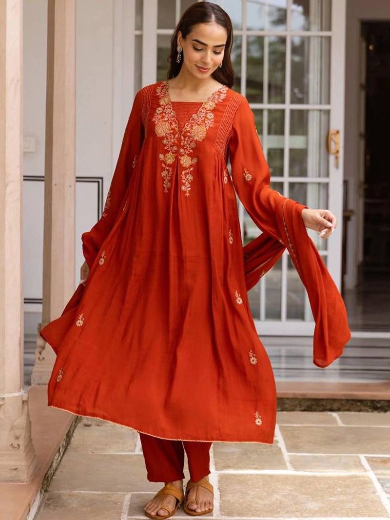 women ethnic motifs embroidered regular thread work kurta with trousers & with dupatta