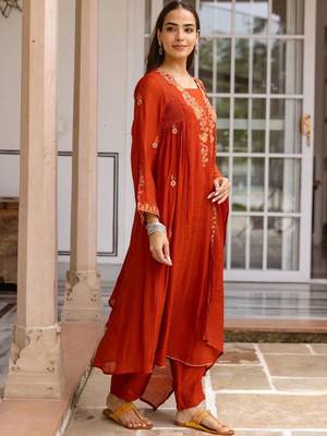 women ethnic motifs embroidered regular thread work kurta with trousers & with dupatta 7