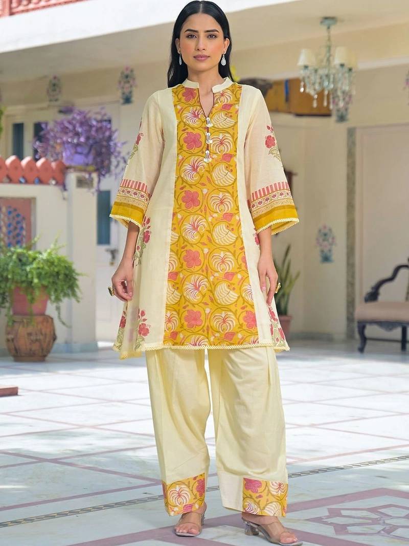 women floral printed regular cotton kurta with palazzos