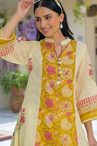 women floral printed regular cotton kurta with palazzos