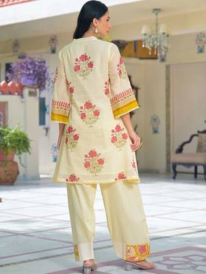 women floral printed regular cotton kurta with palazzos 5