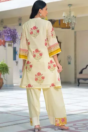 women floral printed regular cotton kurta with palazzos