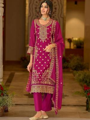 women ethnic motifs embroidered regular thread work kurta with trousers & with dupatta 1