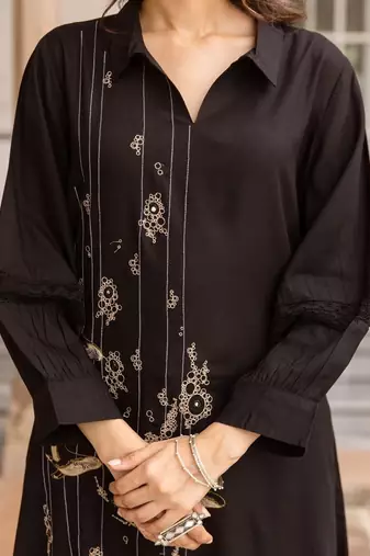 women ethnic motifs embroidered regular thread work kurta with trousers