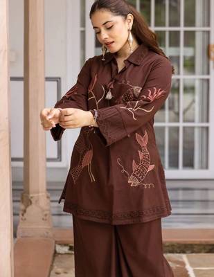 women ethnic motifs embroidered regular thread work cotton kurta with palazzos 3
