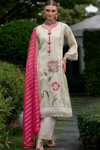 women floral embroidered regular thread work kurta with trousers & with dupatta