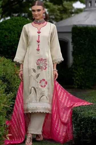 women floral embroidered regular thread work kurta with trousers & with dupatta