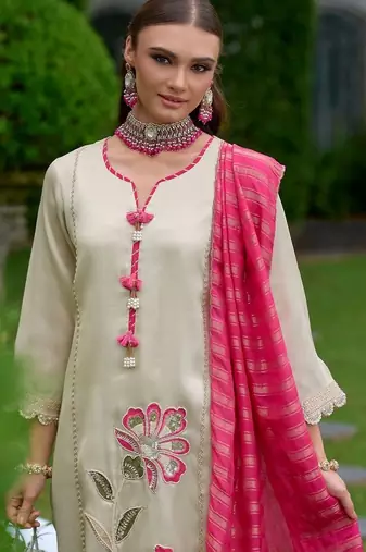 women floral embroidered regular thread work kurta with trousers & with dupatta