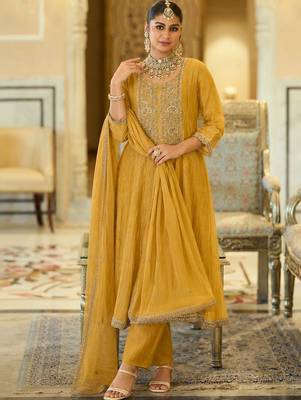women ethnic motifs embroidered empire thread work kurta with trousers & with dupatta 2