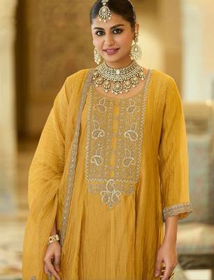women ethnic motifs embroidered empire thread work kurta with trousers & with dupatta 4