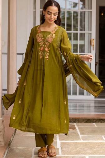 women ethnic motifs embroidered empire thread work kurta with trousers & with dupatta