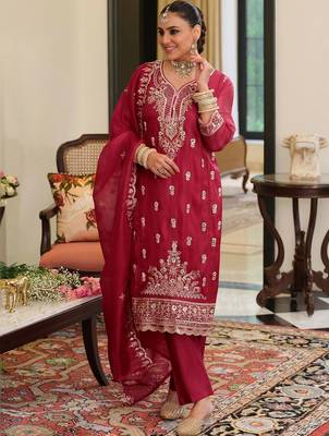 women ethnic motifs embroidered regular thread work kurta with trousers & with dupatta 3