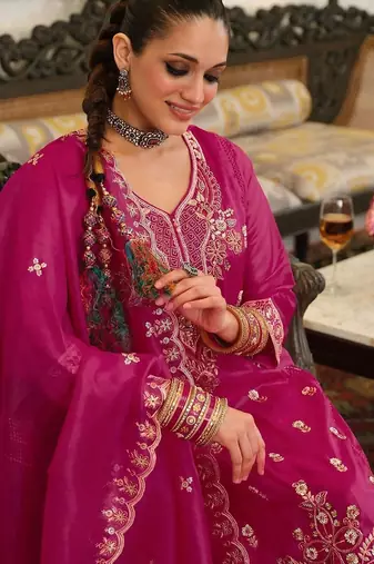 women embroidered regular thread work kurta with trousers & with dupatta