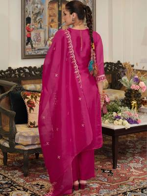 women embroidered regular thread work kurta with trousers & with dupatta 4