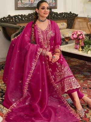 women embroidered regular thread work kurta with trousers & with dupatta 5