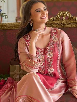women ethnic motifs embroidered regular kurta with trousers & with dupatta 4