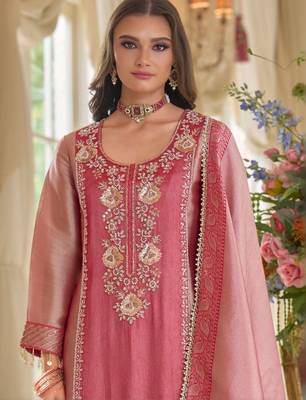 women ethnic motifs embroidered regular kurta with trousers & with dupatta 6