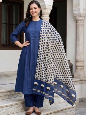 women ethnic motifs regular kurta with trousers & with dupatta 1