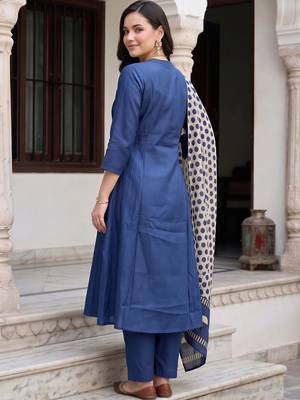 women ethnic motifs regular kurta with trousers & with dupatta 4