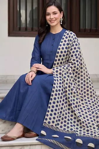 women ethnic motifs regular kurta with trousers & with dupatta