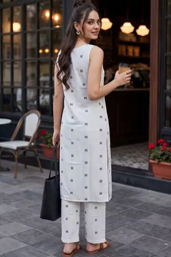 women printed regular cotton kurta with trousers