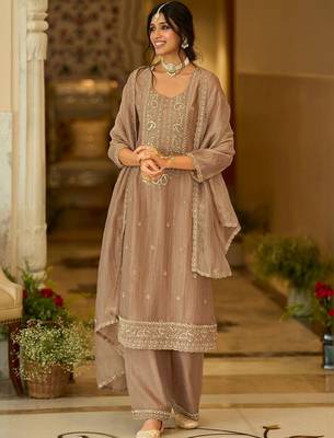 women ethnic motifs embroidered regular thread work kurta with palazzos & with dupatta 3