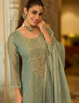 women ethnic motifs embroidered regular thread work kurta with palazzos & with dupatta 3