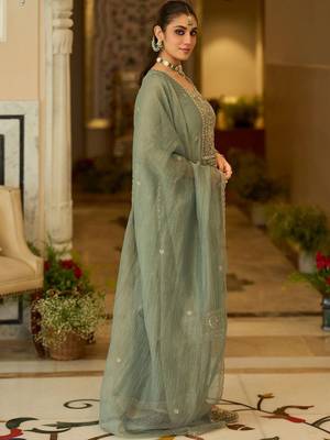 women ethnic motifs embroidered regular thread work kurta with palazzos & with dupatta 6