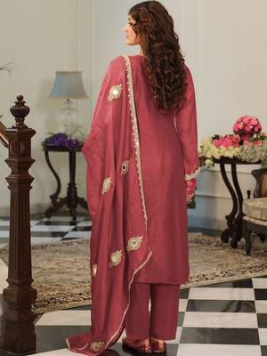 women ethnic motifs embroidered regular mirror work kurta with salwar & with dupatta 3