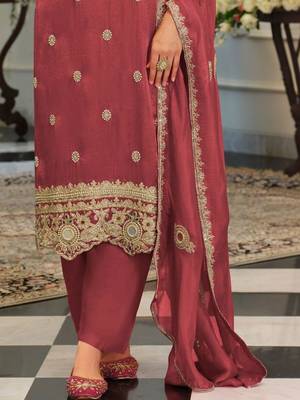 women ethnic motifs embroidered regular mirror work kurta with salwar & with dupatta 4