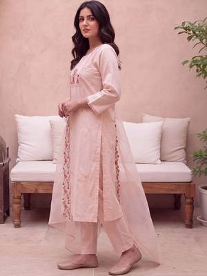 women floral embroidered regular thread work kurta with trousers & with dupatta 2