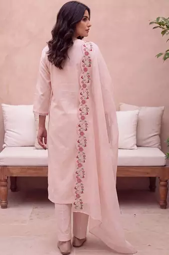 women floral embroidered regular thread work kurta with trousers & with dupatta