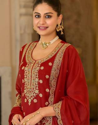 women ethnic motifs embroidered regular thread work kurta with palazzos & with dupatta 2