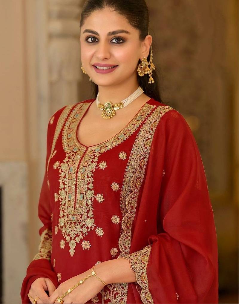 women ethnic motifs embroidered regular thread work kurta with palazzos & with dupatta
