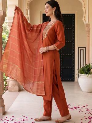 women ethnic motifs embroidered regular thread work kurta with trousers & with dupatta 3