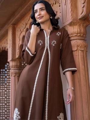 women ethnic motifs embroidered regular thread work cotton kurta with trousers 2