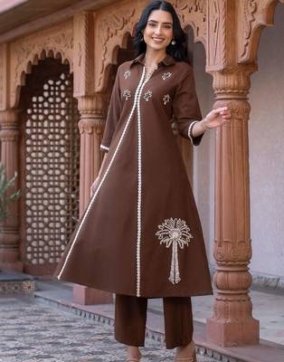 women ethnic motifs embroidered regular thread work cotton kurta with trousers 3