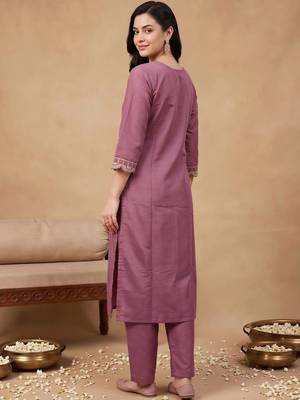 women ethnic motifs embroidered regular thread work kurta with trousers & with dupatta 4