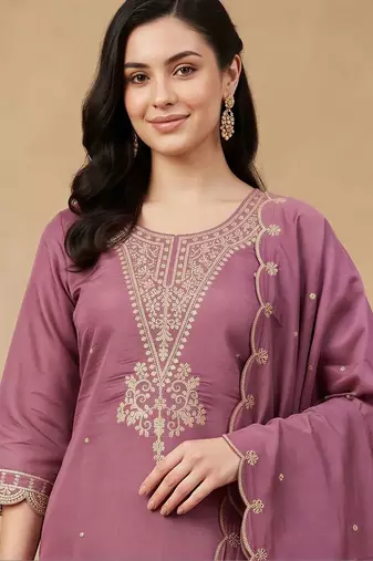 women ethnic motifs embroidered regular thread work kurta with trousers & with dupatta