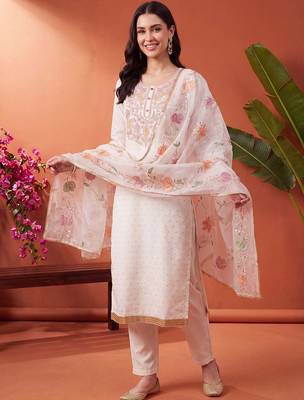 women ethnic motifs embroidered regular thread work kurta with trousers & with dupatta 1