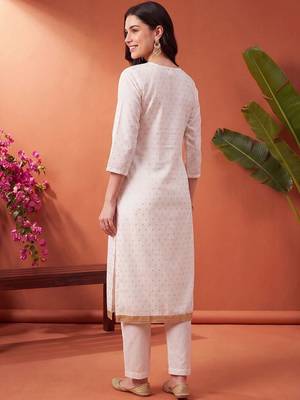 women ethnic motifs embroidered regular thread work kurta with trousers & with dupatta 4