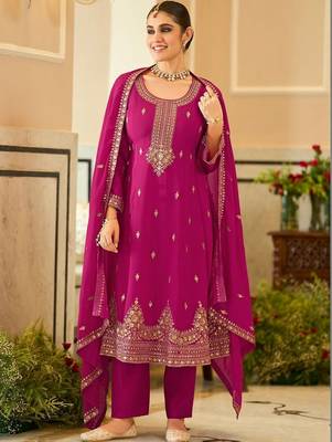 women ethnic motifs embroidered regular kurta with trousers & with dupatta 2