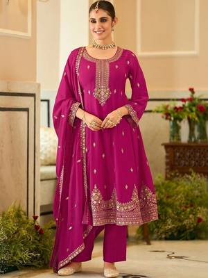 women ethnic motifs embroidered regular kurta with trousers & with dupatta 5