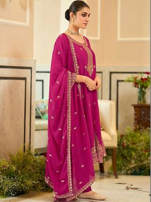 women ethnic motifs embroidered regular kurta with trousers & with dupatta 6