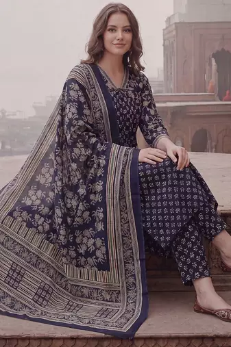 women ethnic motifs printed regular cotton kurta with trousers & with dupatta