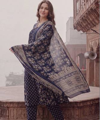 women ethnic motifs printed regular cotton kurta with trousers & with dupatta 6