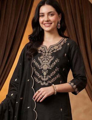 women ethnic motifs embroidered regular thread work kurta with trousers & with dupatta 2