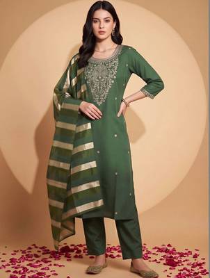women ethnic motifs embroidered regular thread work kurta with trousers & with dupatta 1