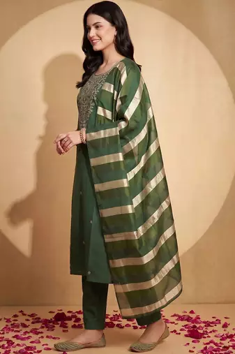 women ethnic motifs embroidered regular thread work kurta with trousers & with dupatta