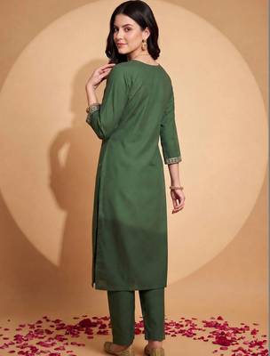 women ethnic motifs embroidered regular thread work kurta with trousers & with dupatta 4